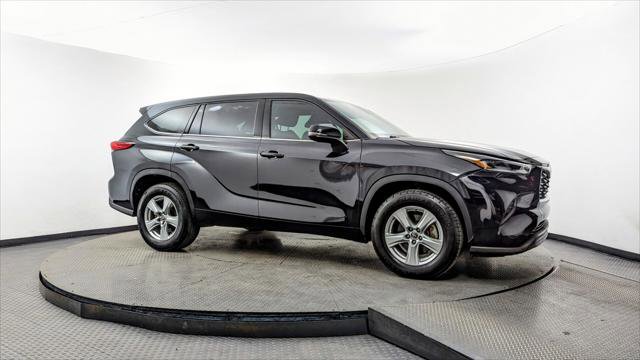 Used 2021 Toyota Highlander L image 11