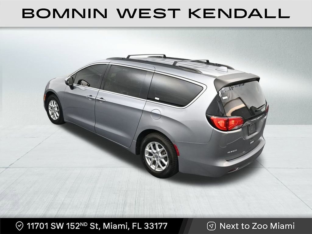 Used 2020 Chrysler Voyager Lxi image 14
