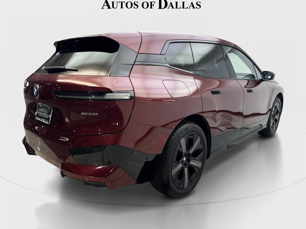 Used 2024 BMW iX xDrive50 w/ Premium Package AWD/4WD image 6