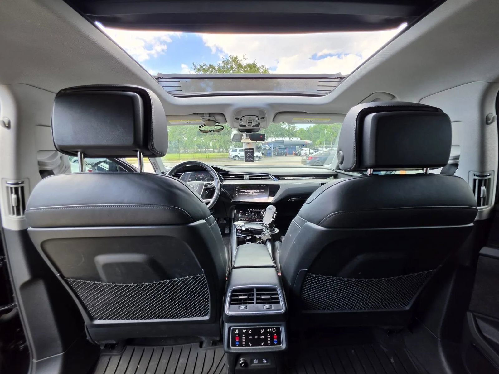 Used 2021 Audi e-tron Prestige w/ Prestige Package AWD/4WD image 12