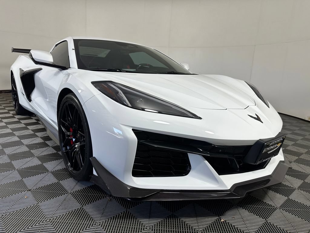 Used 2024 Chevrolet Corvette Z06 w/ Z07 Performance Package RWD image 7