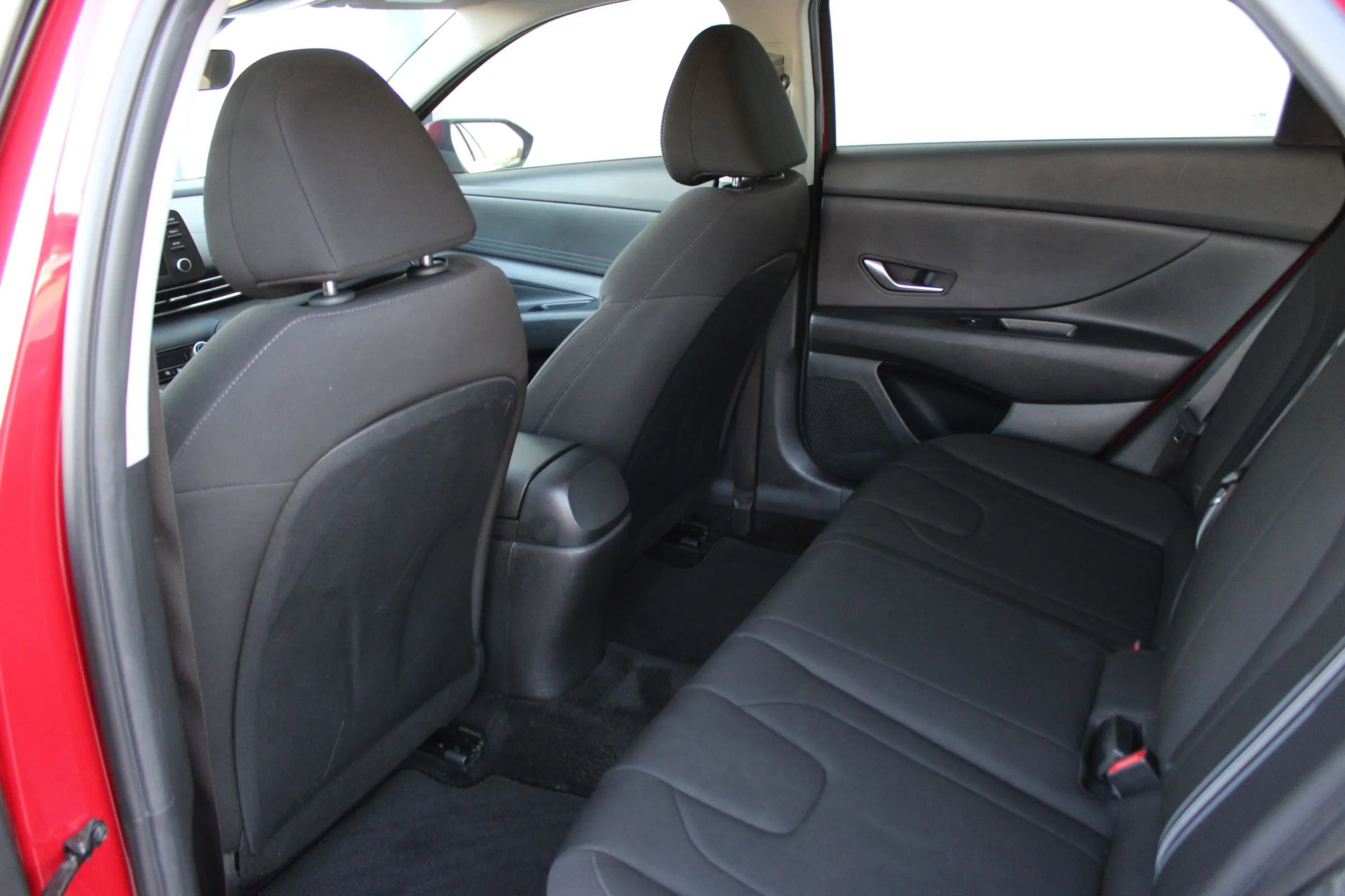Used 2023 Hyundai Elantra SEL FWD image 17