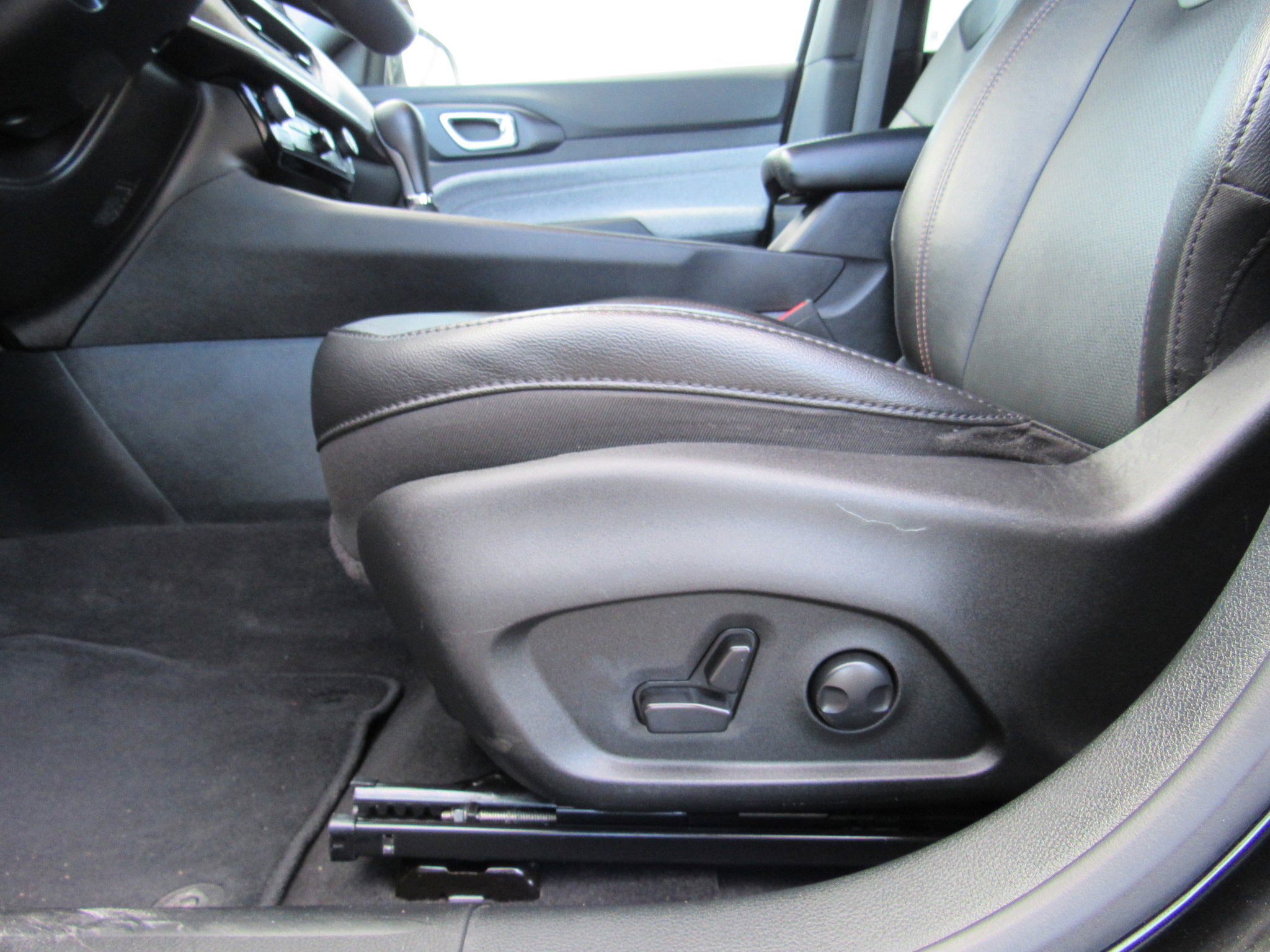 Used 2023 Jeep Compass Latitude image 15