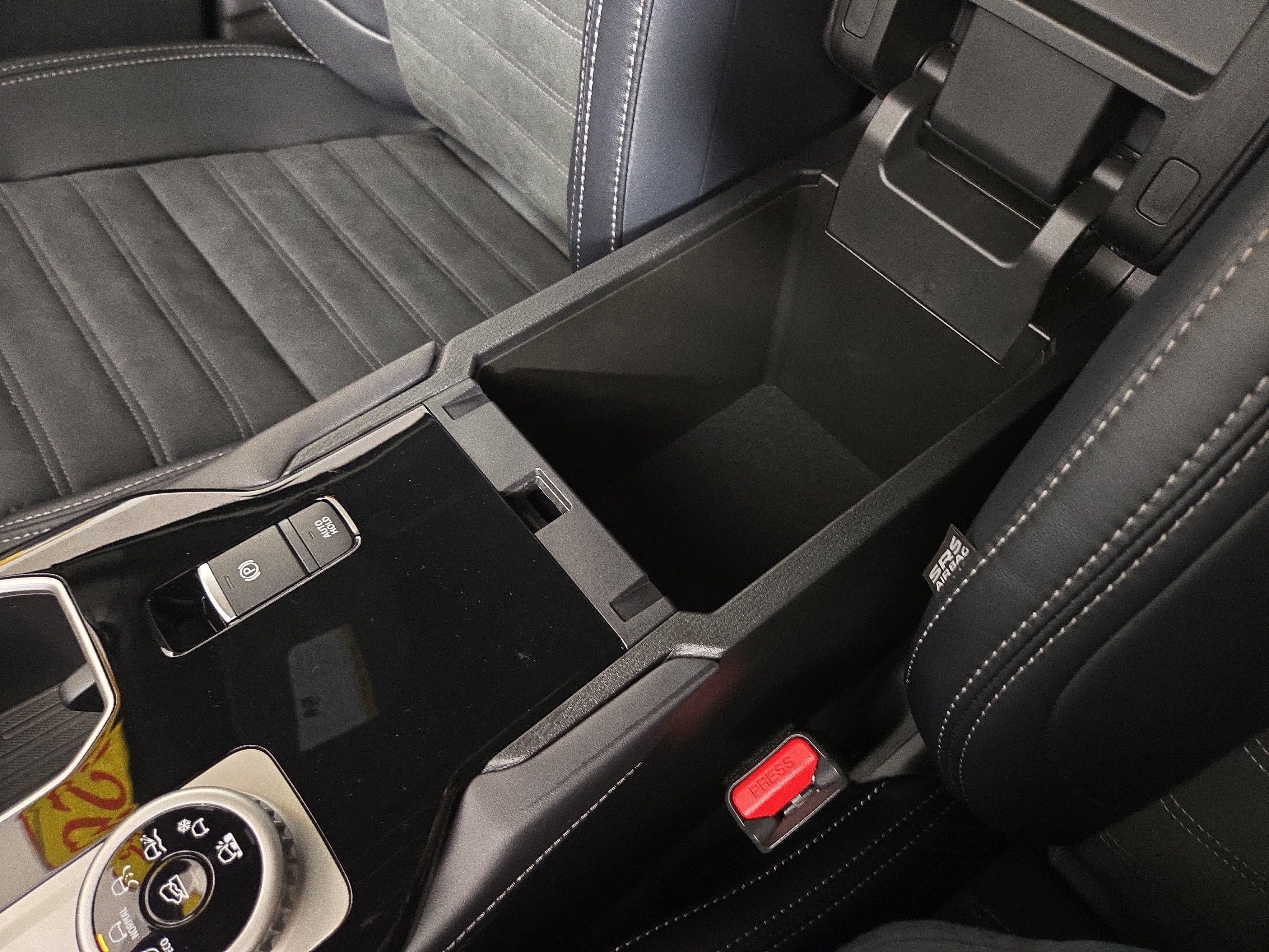 New 2026 Mitsubishi Outlander LE AWD/4WD image 29