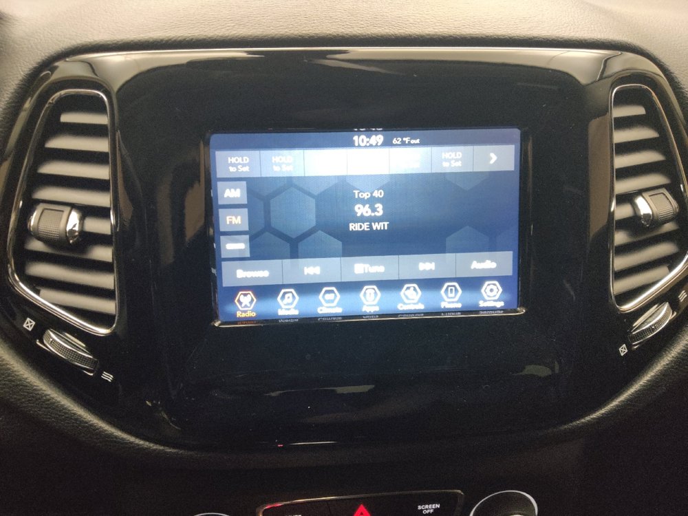 Used 2019 Jeep Compass Latitude FWD image 25