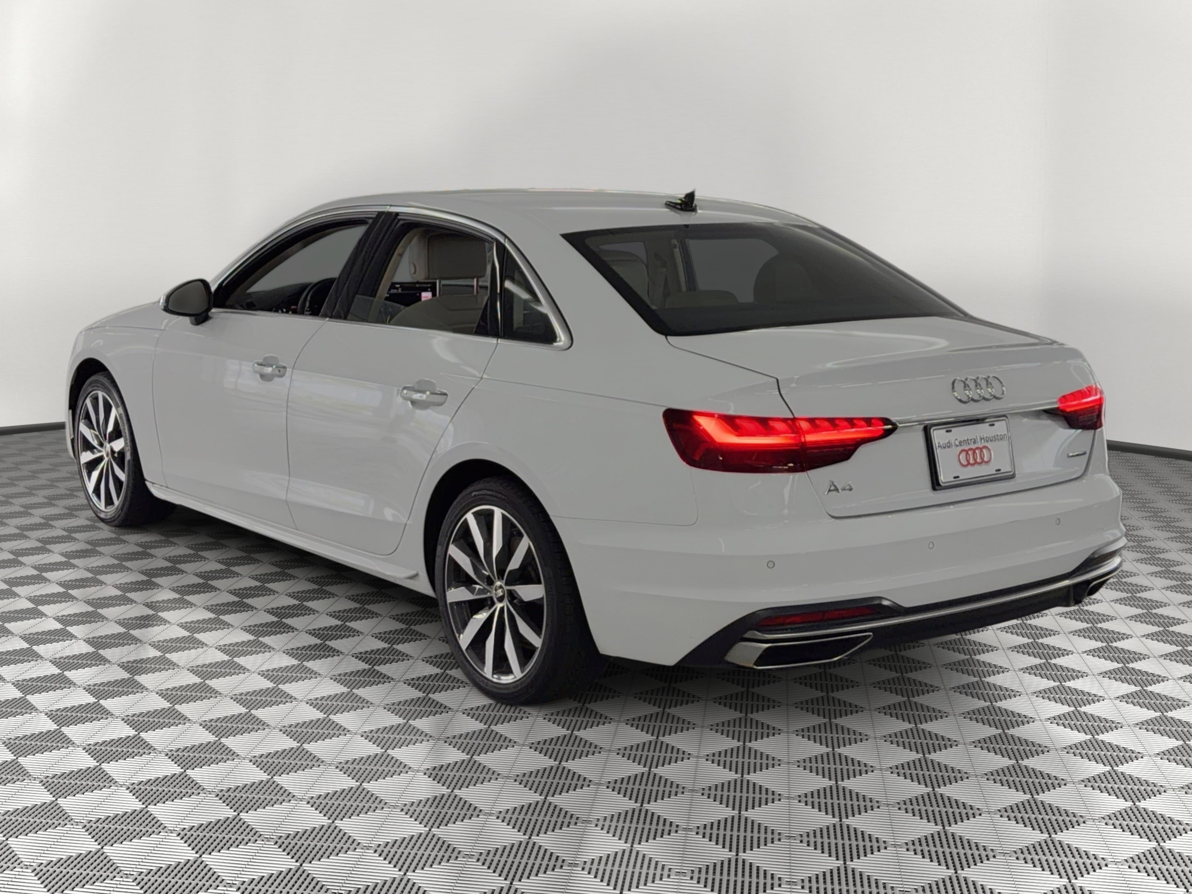 Used 2023 Audi A4 2.0T Premium w/ Convenience Package AWD/4WD image 3