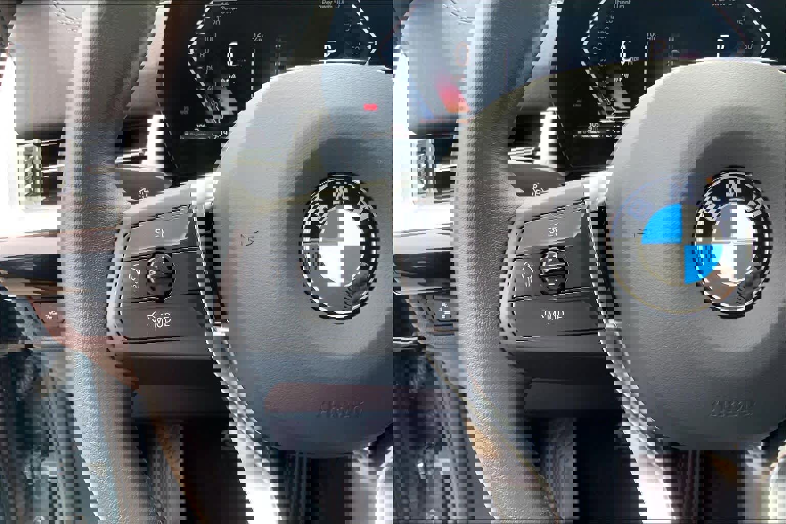 Certified 2025 BMW X2 xDrive28i image 21