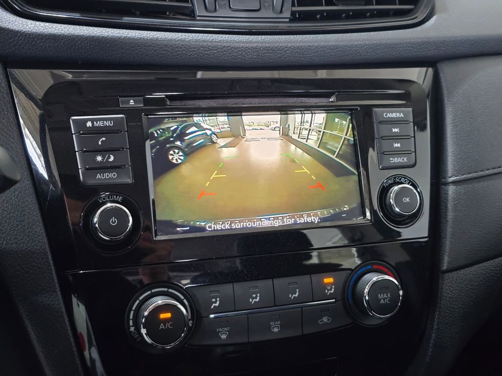Used 2018 Nissan Rogue S AWD/4WD image 12