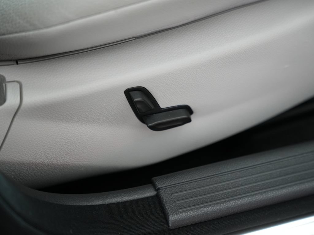 Used 2012 Mercedes-Benz C 300 4MATIC Sedan w/ Premium 1 Pkg image 50