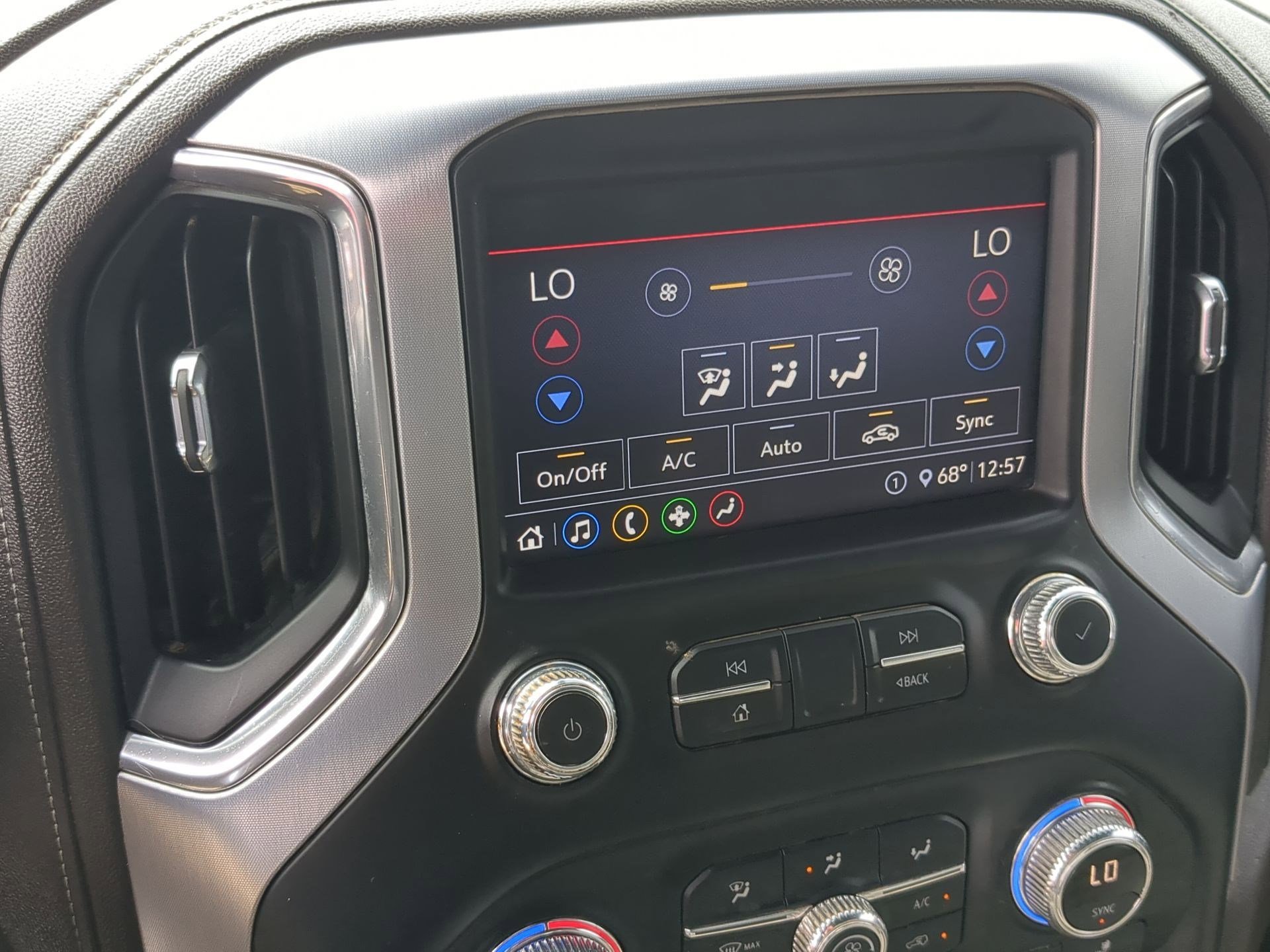 Used 2020 GMC Sierra 1500 SLT w/ X31 Off-Road Package AWD/4WD image 16