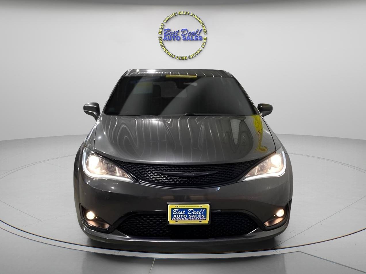 Used 2018 Chrysler Pacifica Touring Plus w/ S Appearance Package FWD image 8