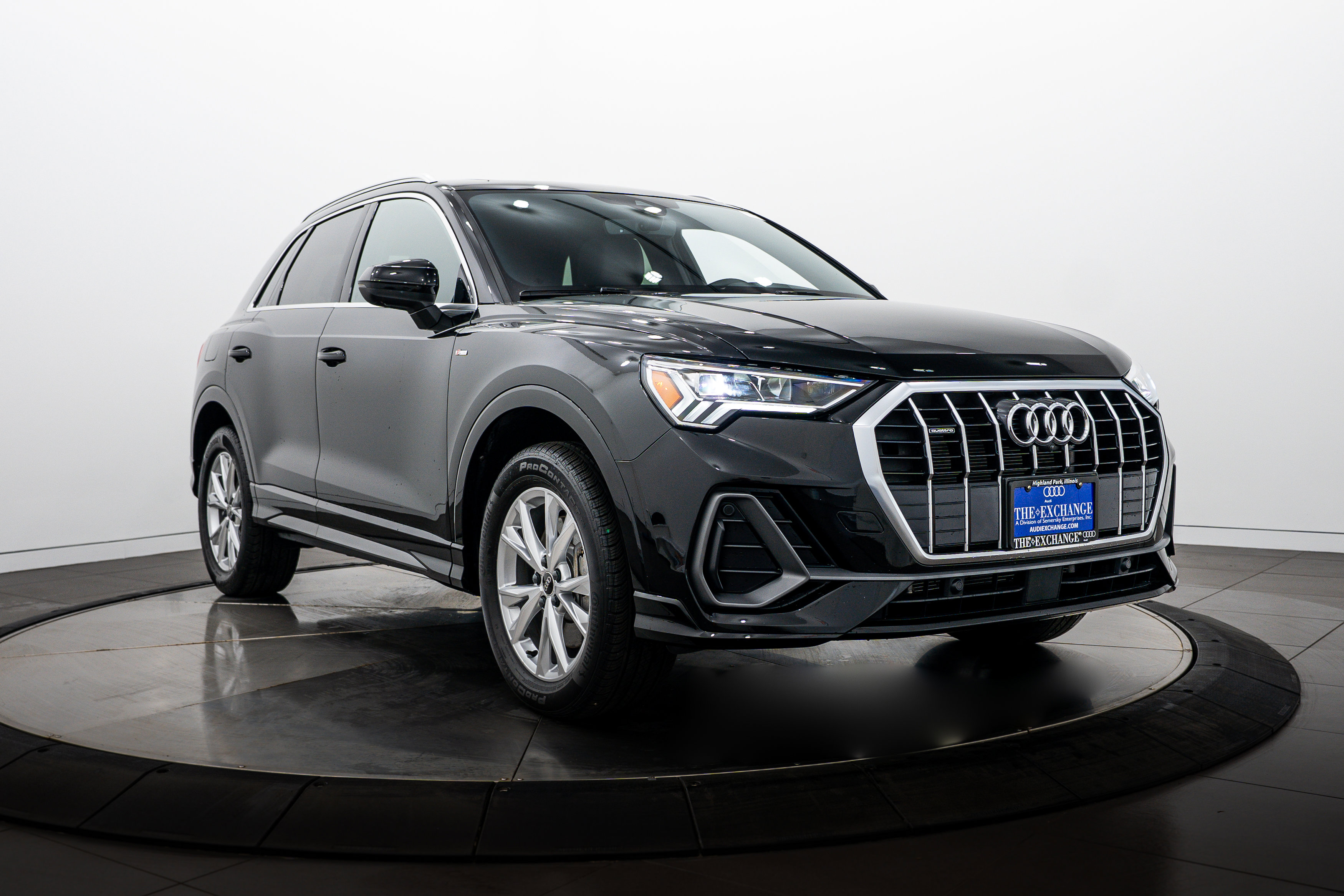 New 2025 Audi Q3 2.0T Premium Plus w/ Premium Plus Package AWD/4WD image 2