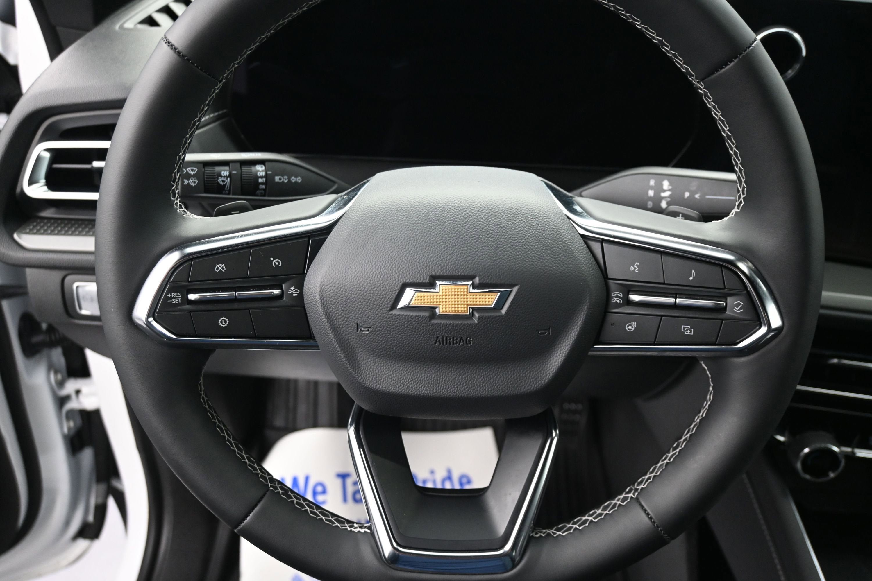 Used 2026 Chevrolet Traverse LT w/ Driver Confidence Package FWD image 11