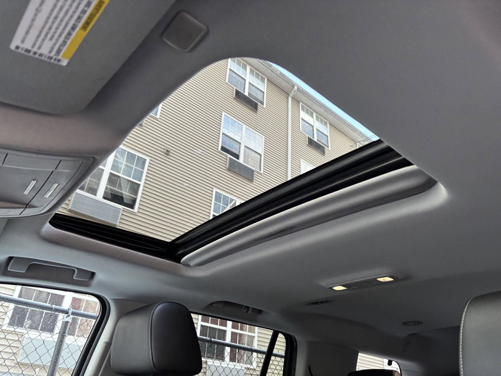 Used 2018 Chevrolet Tahoe LT w/ Luxury Package AWD/4WD image 25