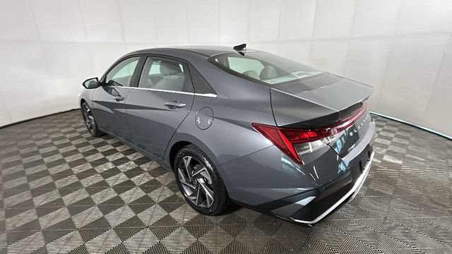 Certified 2024 Hyundai Elantra SEL w/ Convenience Package FWD video 4