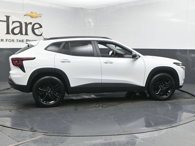 Used 2026 Chevrolet Trax ACTIV w/ Sunroof Package FWD image 38
