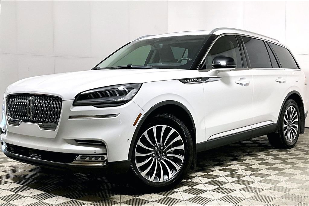 Used 2021 Lincoln Aviator Reserve w/ Equipment Group 201A image 2
