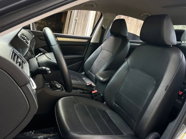 Used 2014 Volkswagen Passat Wolfsburg Edition image 12