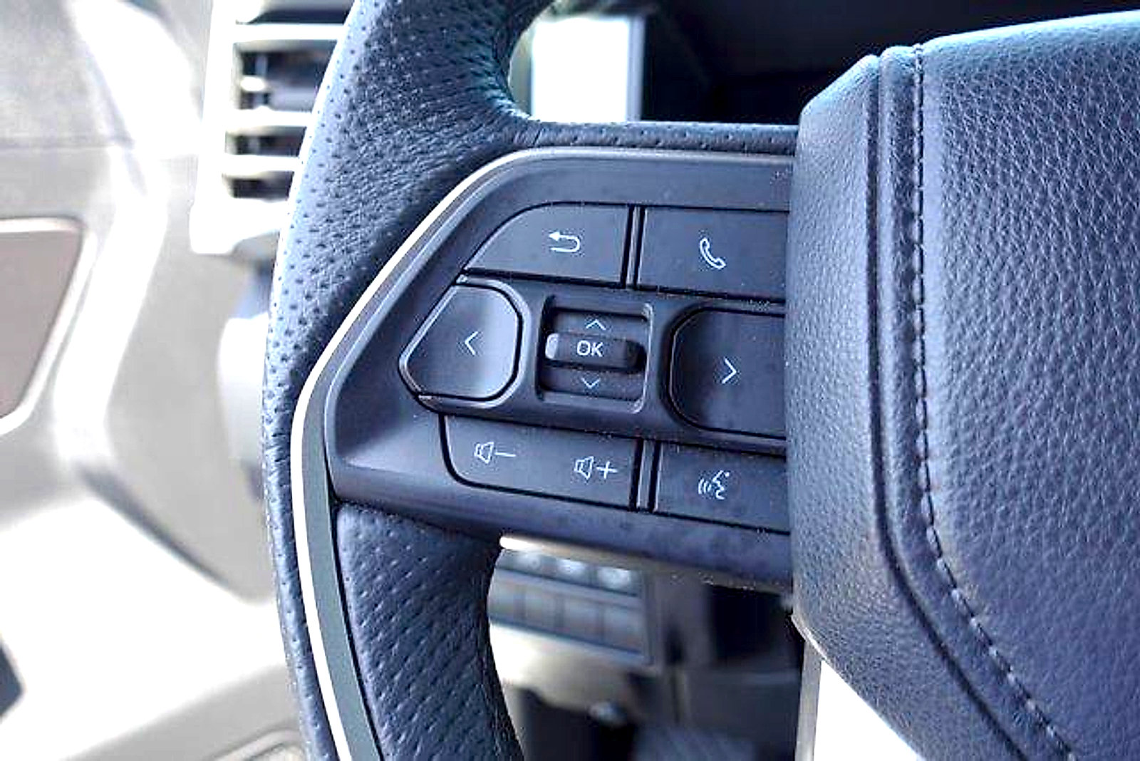 Certified 2025 Toyota Sequoia SR5 AWD/4WD image 14