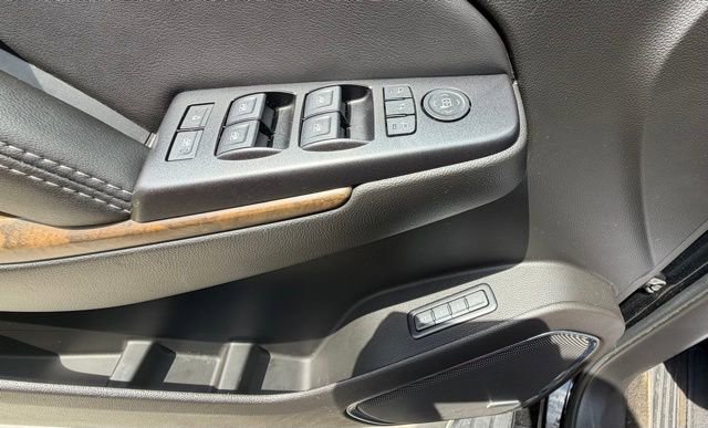 Used 2018 GMC Yukon Denali w/ Open Road Package image 12