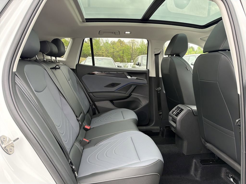 New 2026 Volkswagen Tiguan SE FWD image 16
