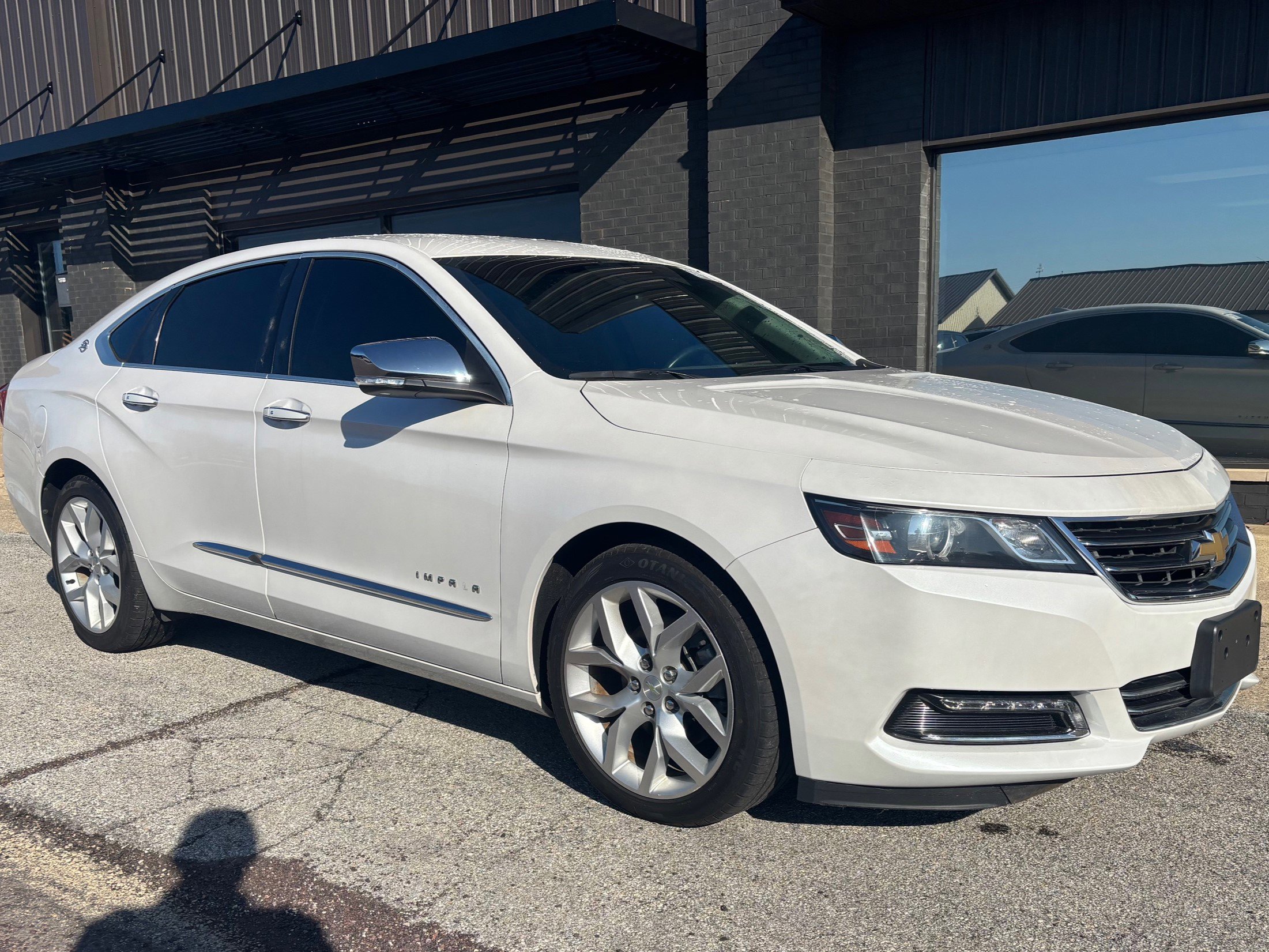 Used 2017 Chevrolet Impala Premier w/ Enhanced Convenience Package image 3