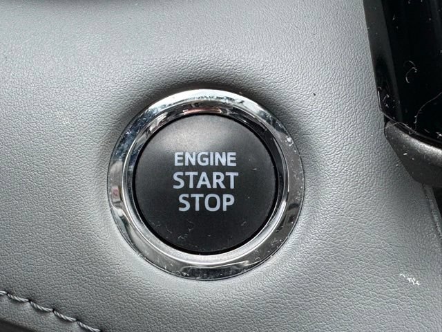 Used 2023 Toyota Highlander XLE AWD/4WD image 28