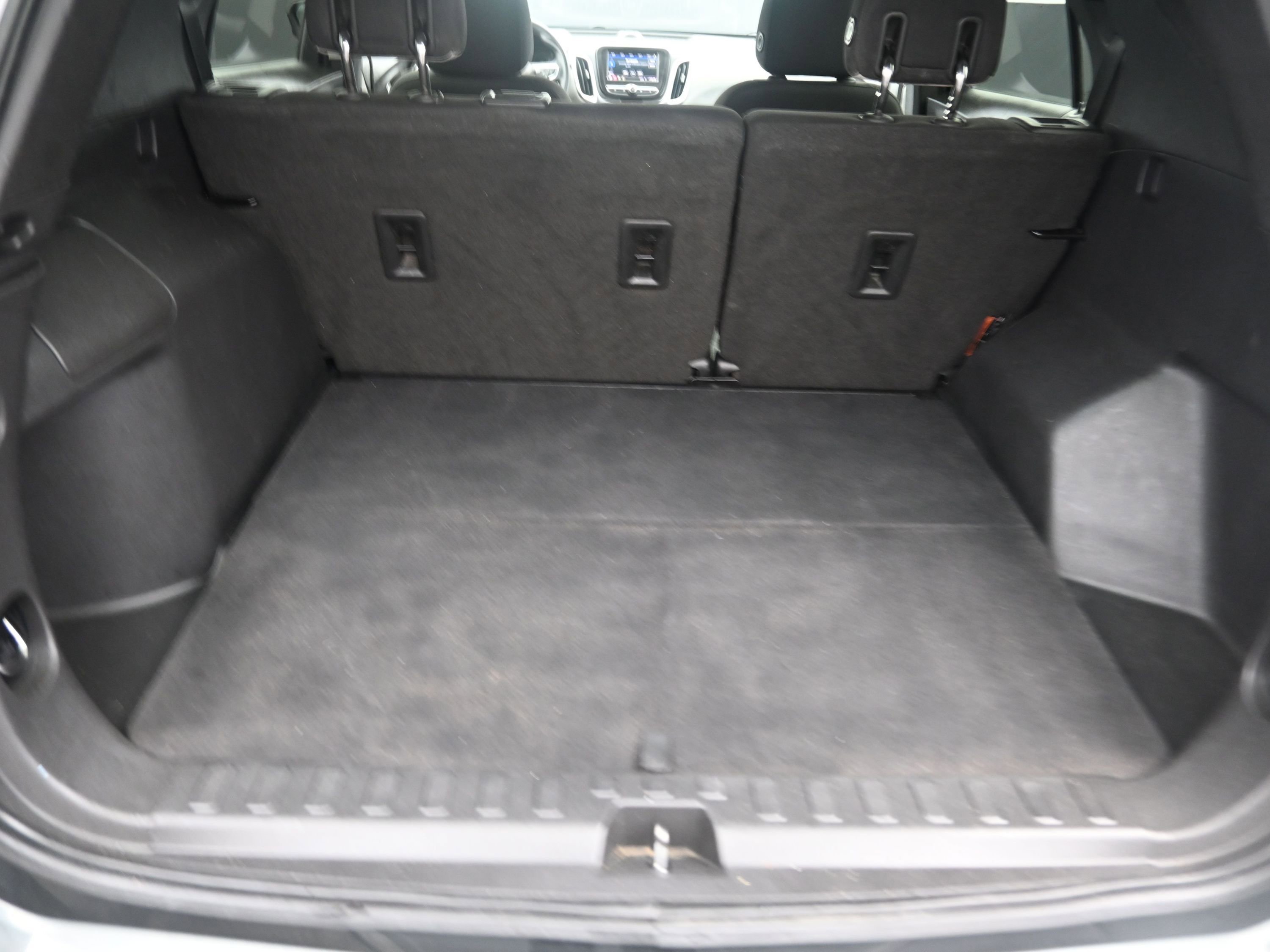 Used 2020 Chevrolet Equinox LS w/ LS Convenience Package image 13