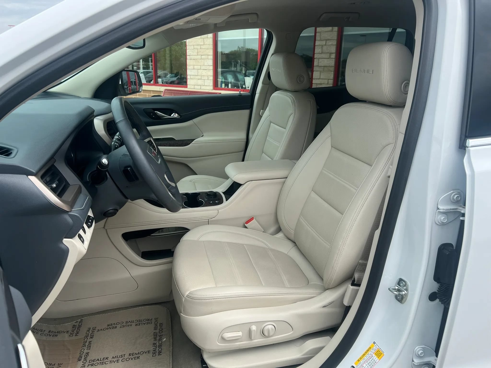 Used 2023 GMC Acadia Denali AWD/4WD image 10