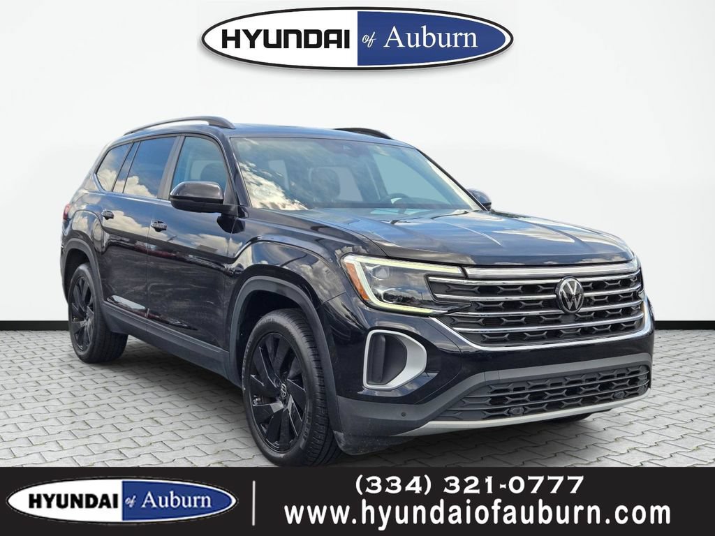 Used 2024 Volkswagen Atlas SE w/ Panoramic Sunroof Package FWD image 1