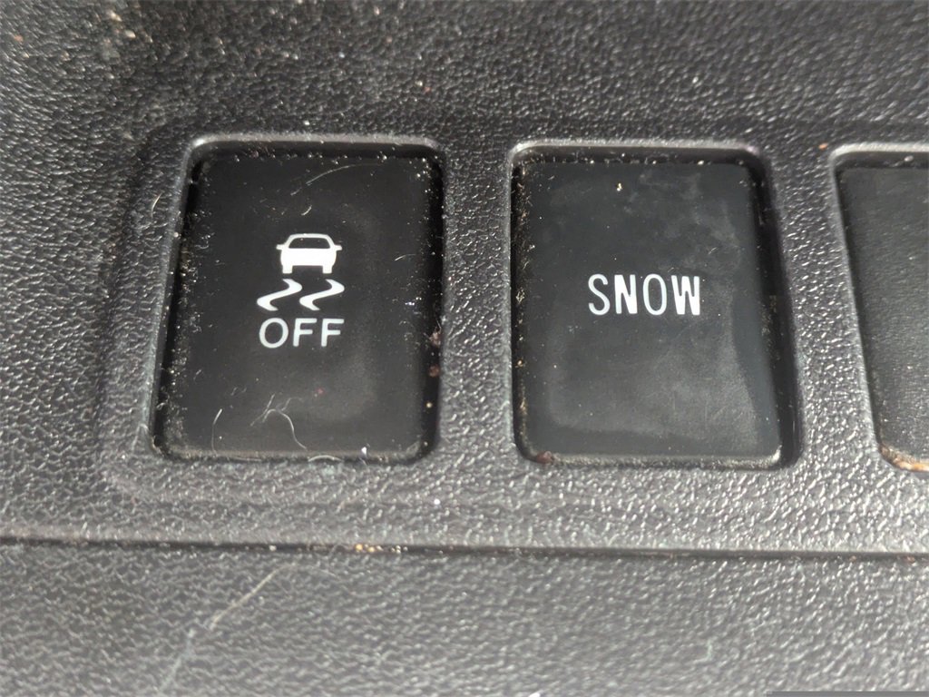 Used 2015 Toyota Highlander LE image 23