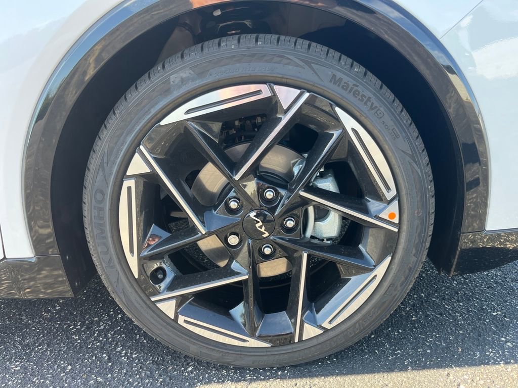 New 2025 Kia K4 GT-Line image 11