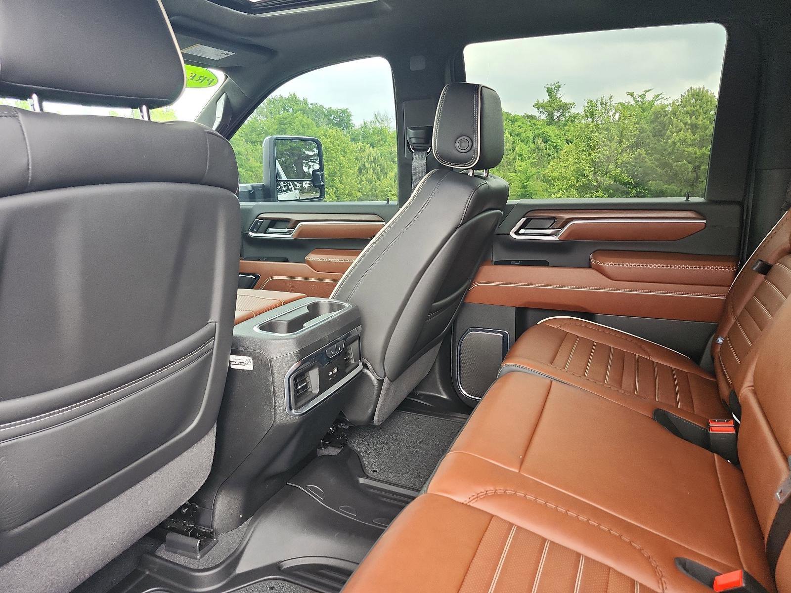 Used 2024 GMC Sierra 2500 Denali Ultimate AWD/4WD image 17
