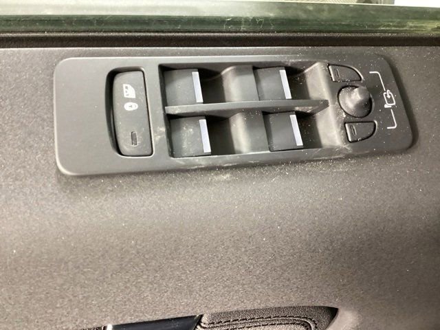 Certified 2025 Land Rover Discovery Sport S image 27