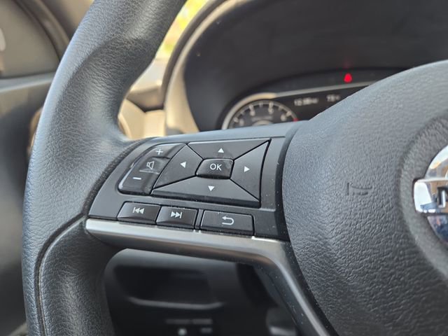 Used 2018 Nissan Kicks SV FWD image 18