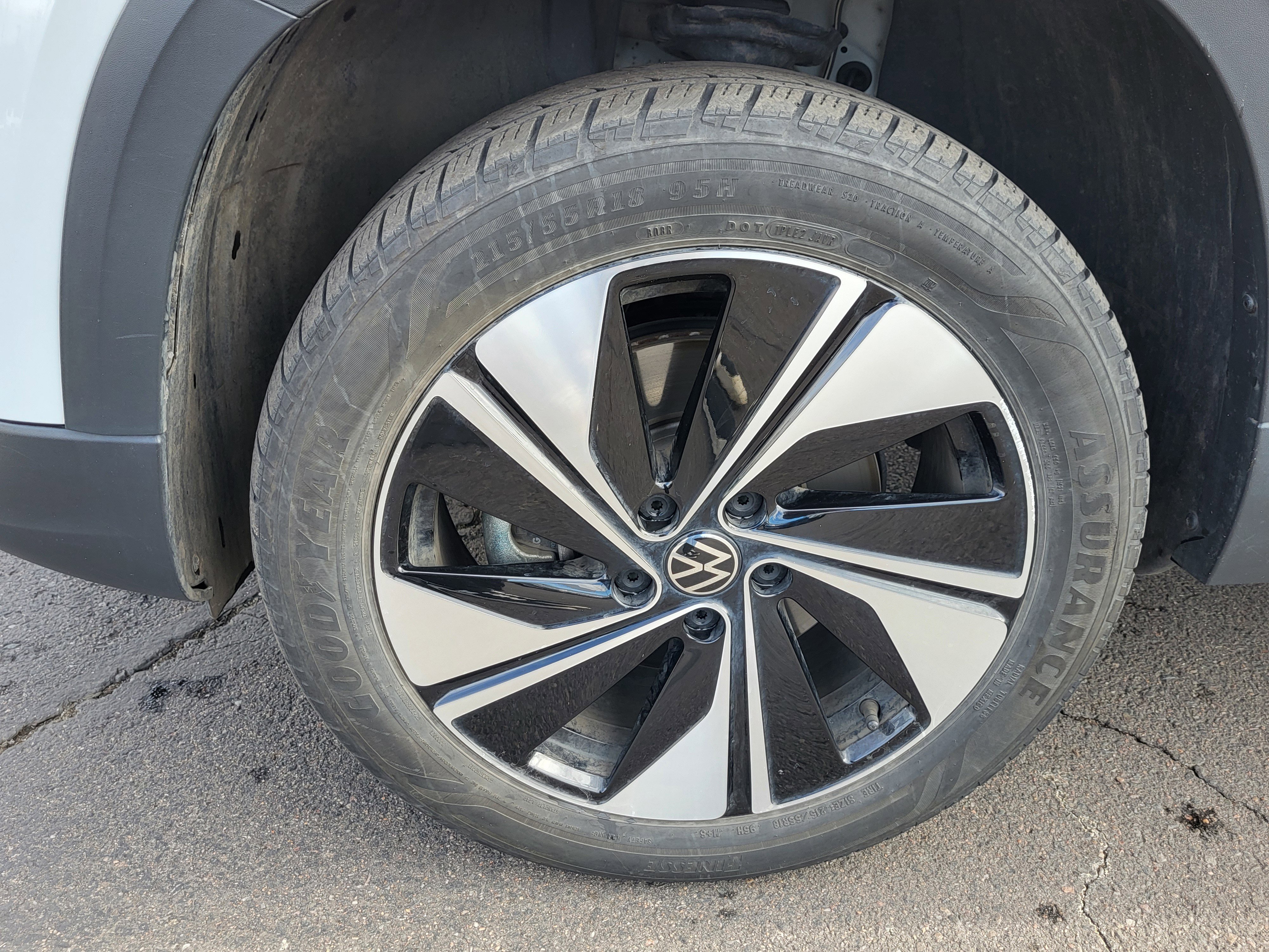 Used 2023 Volkswagen Taos SE image 25