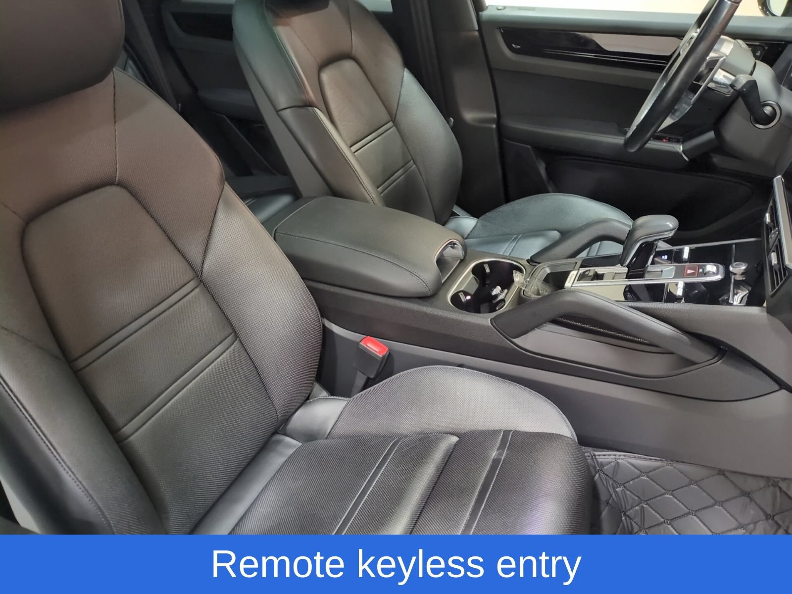 Used 2022 Porsche Cayenne w/ Premium Package AWD/4WD image 10