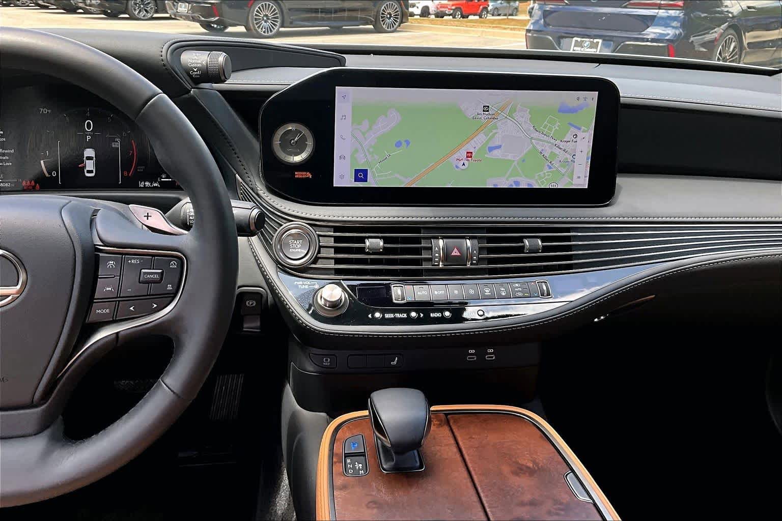 Used 2024 Lexus LS 500 RWD image 6