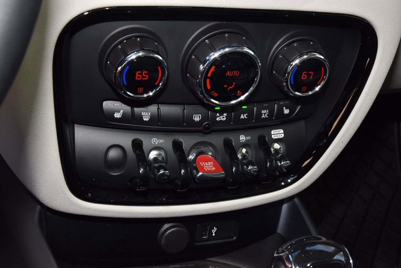 Used 2024 MINI Cooper Clubman S w/ Signature Upholstery Package image 29