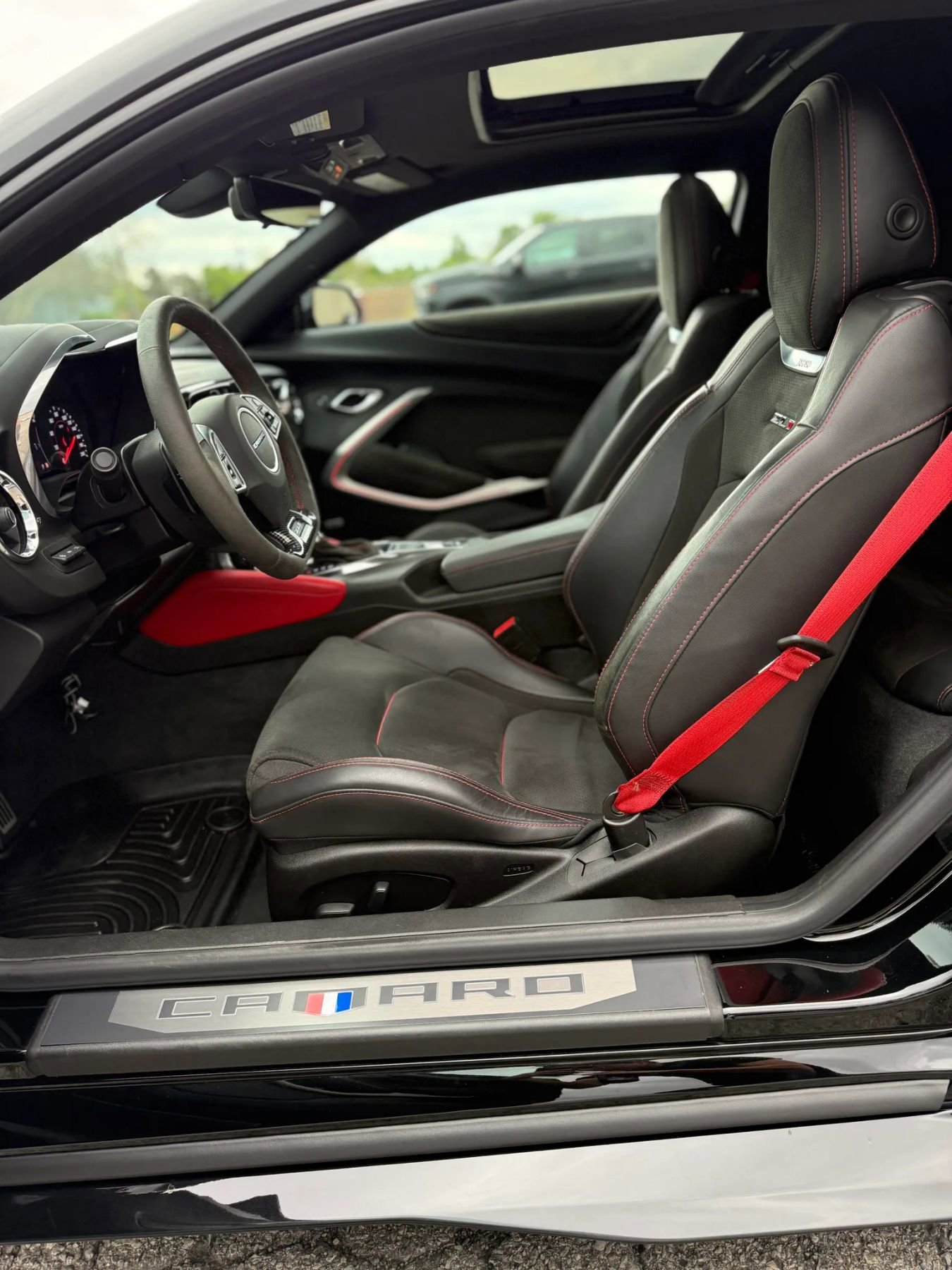 Used 2020 Chevrolet Camaro ZL1 RWD image 18