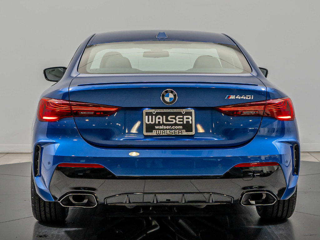 Used 2026 BMW M440i Coupe RWD image 7
