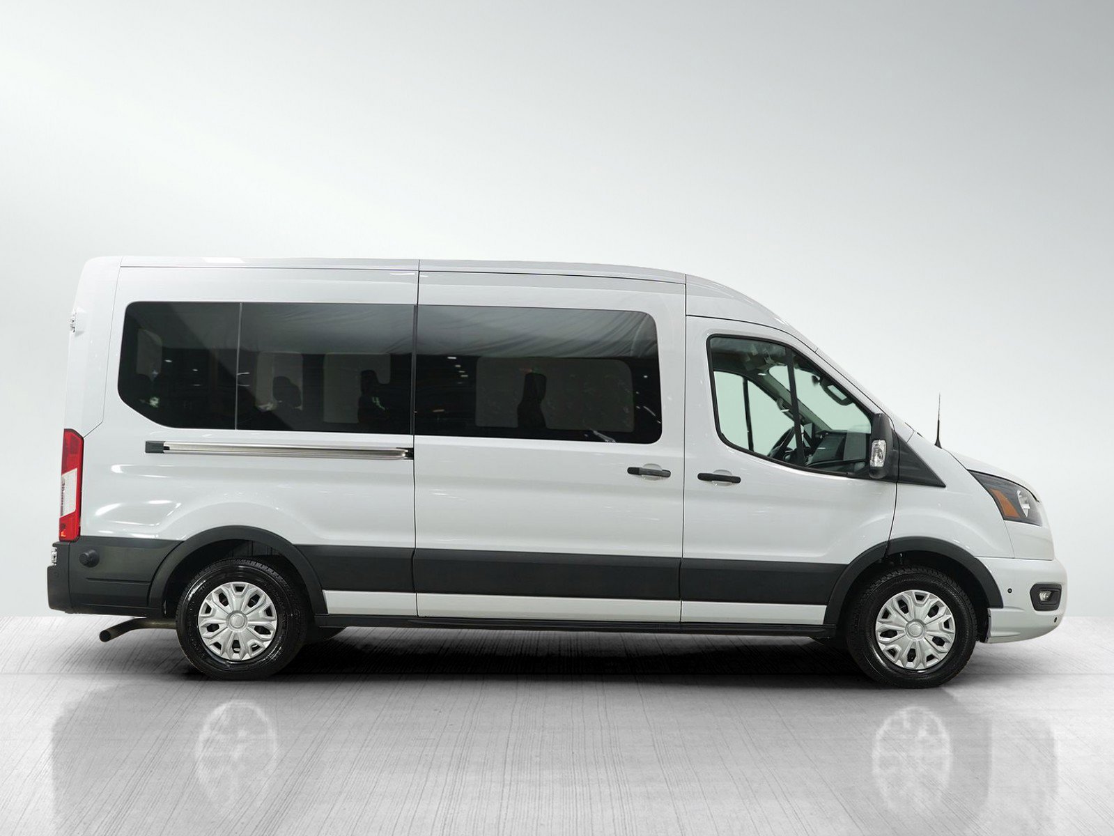 Used 2024 Ford Transit 350 XLT image 6