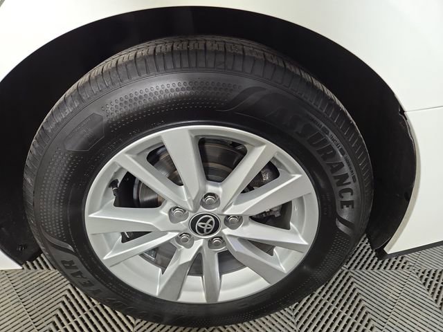 Used 2025 Toyota Camry LE FWD image 11