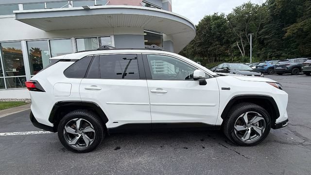 Used 2023 Toyota RAV4 SE w/ Weather & Moonroof Package AWD/4WD image 4