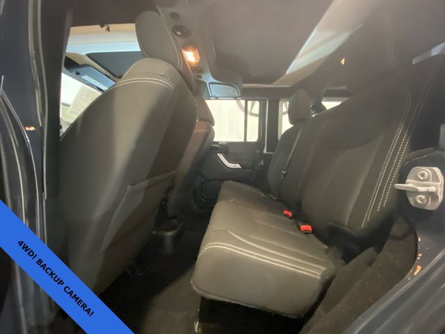 Used 2017 Jeep Wrangler Unlimited Rubicon w/ Connectivity Group AWD/4WD image 11