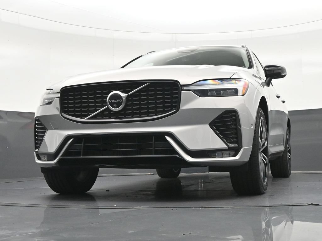 Certified 2024 Volvo XC60 B5 Plus AWD/4WD image 30