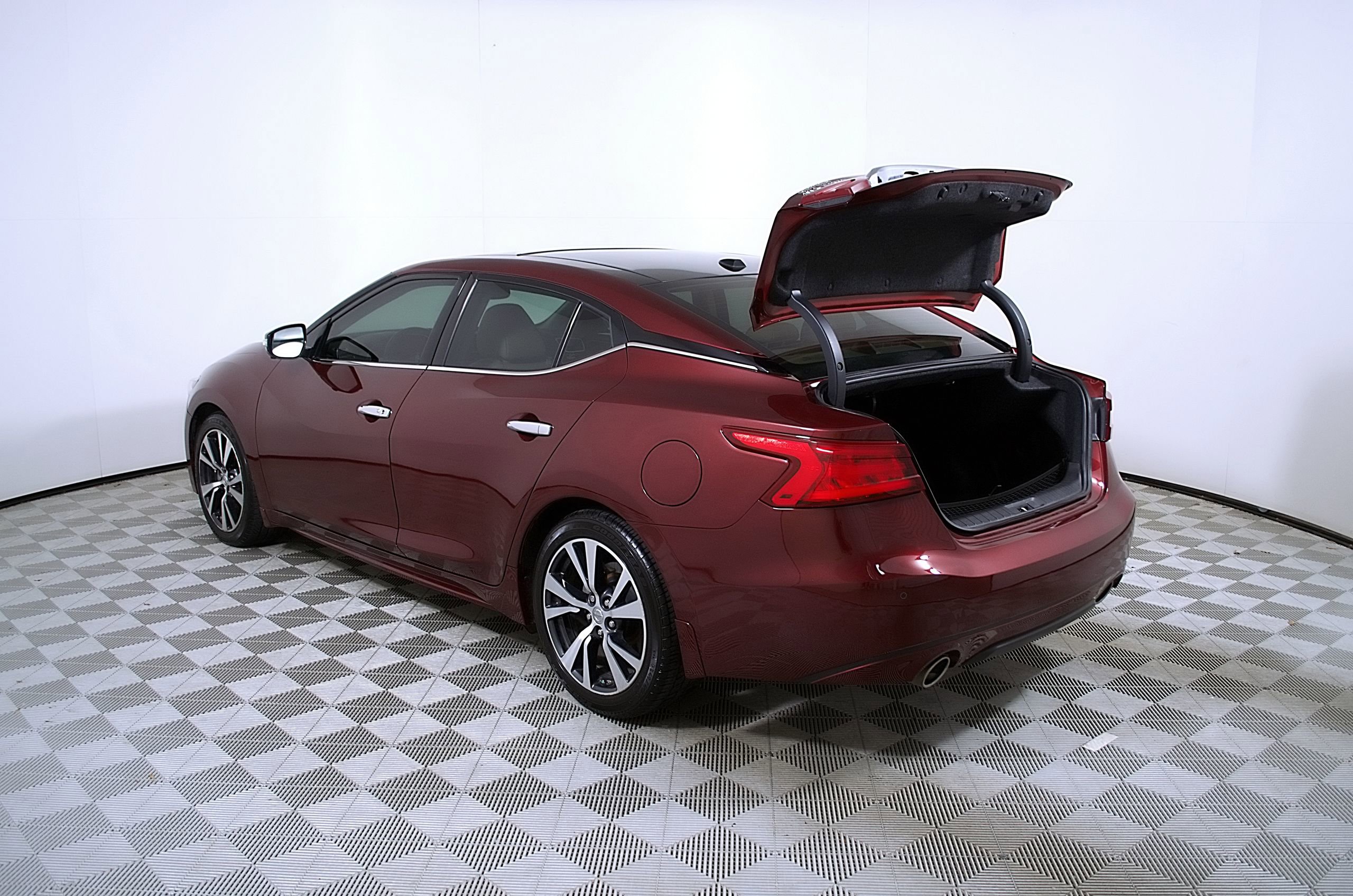 Used 2016 Nissan Maxima Platinum FWD image 10