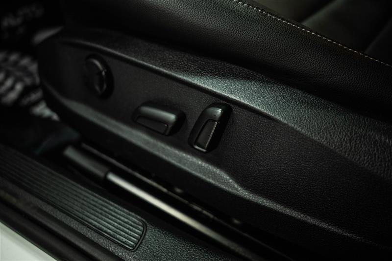 Used 2018 Volkswagen Golf SEL image 15