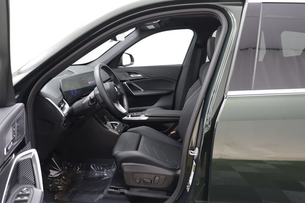 Certified 2025 BMW X1 xDrive28i AWD/4WD image 5