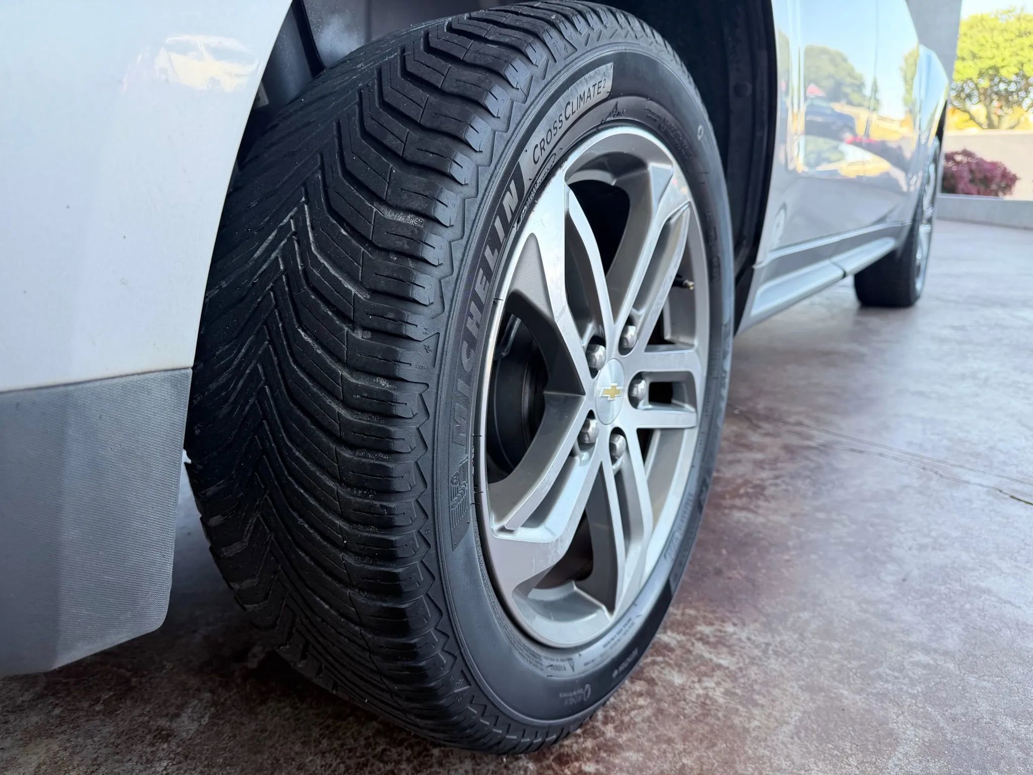 Used 2017 Chevrolet Equinox Premier w/ Enhanced Convenience Package image 29